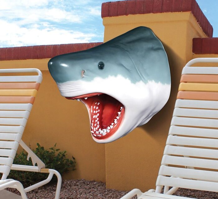 How to make the door shark decoration with recycled materials