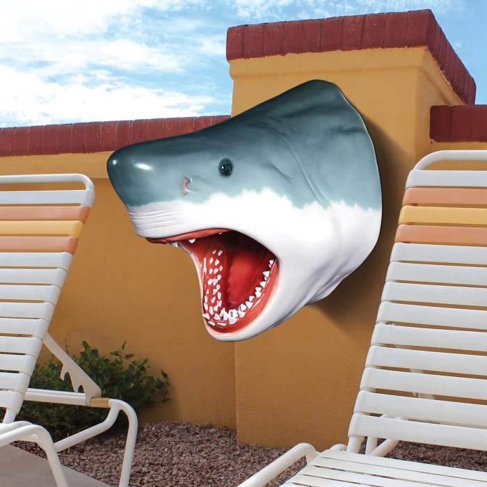 How to make the door shark decoration